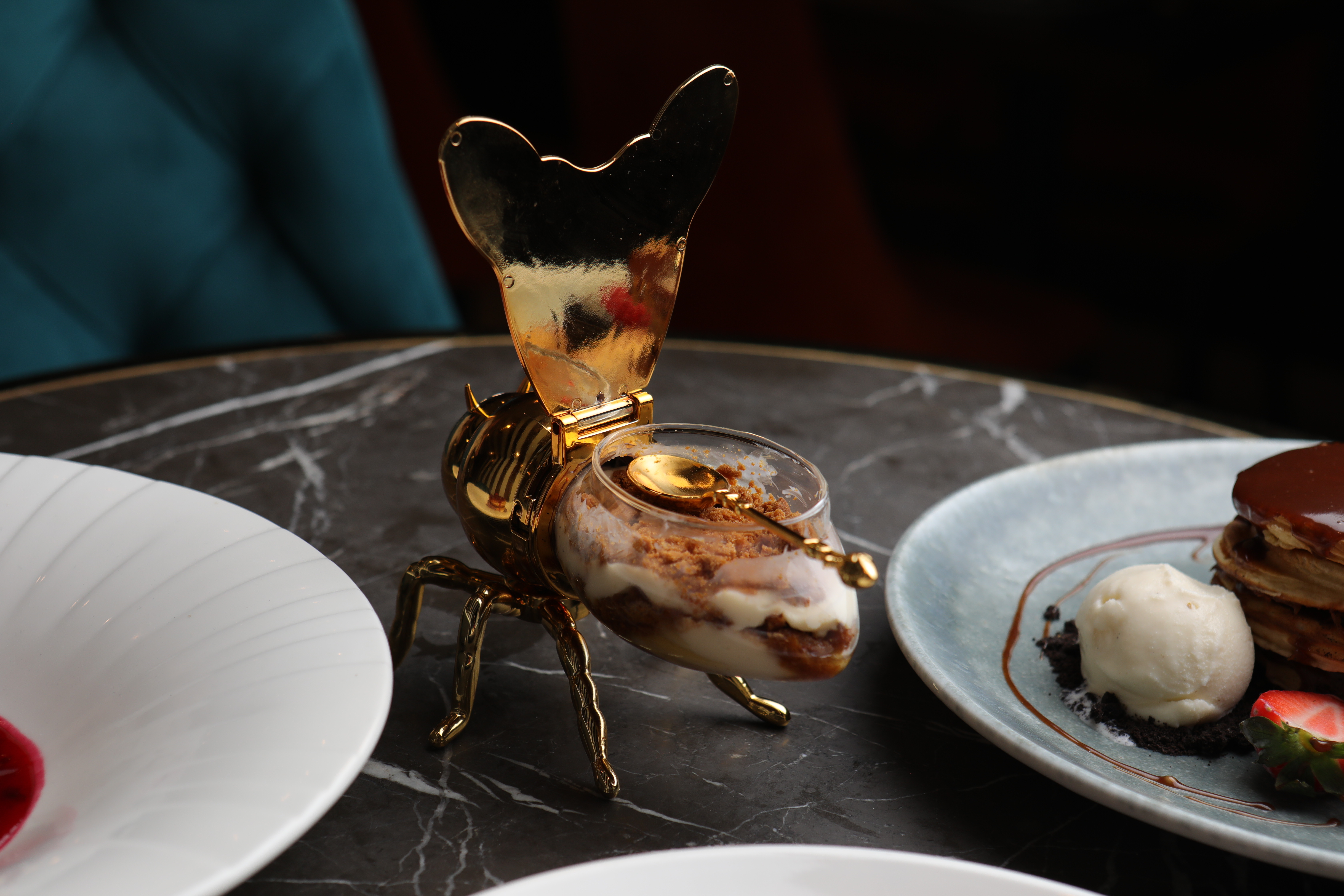 Bee Sweet – Biscoff Biscuit & Honey Mousse